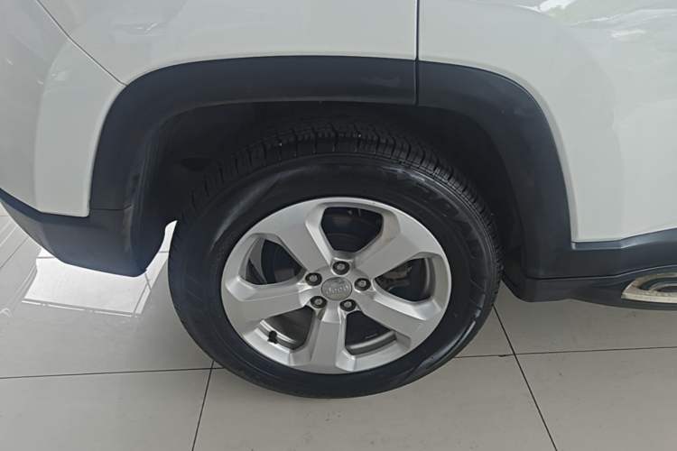 Used Jeep Compass 2017 200T Automatic Family Edition Right Rear Wheel Hub