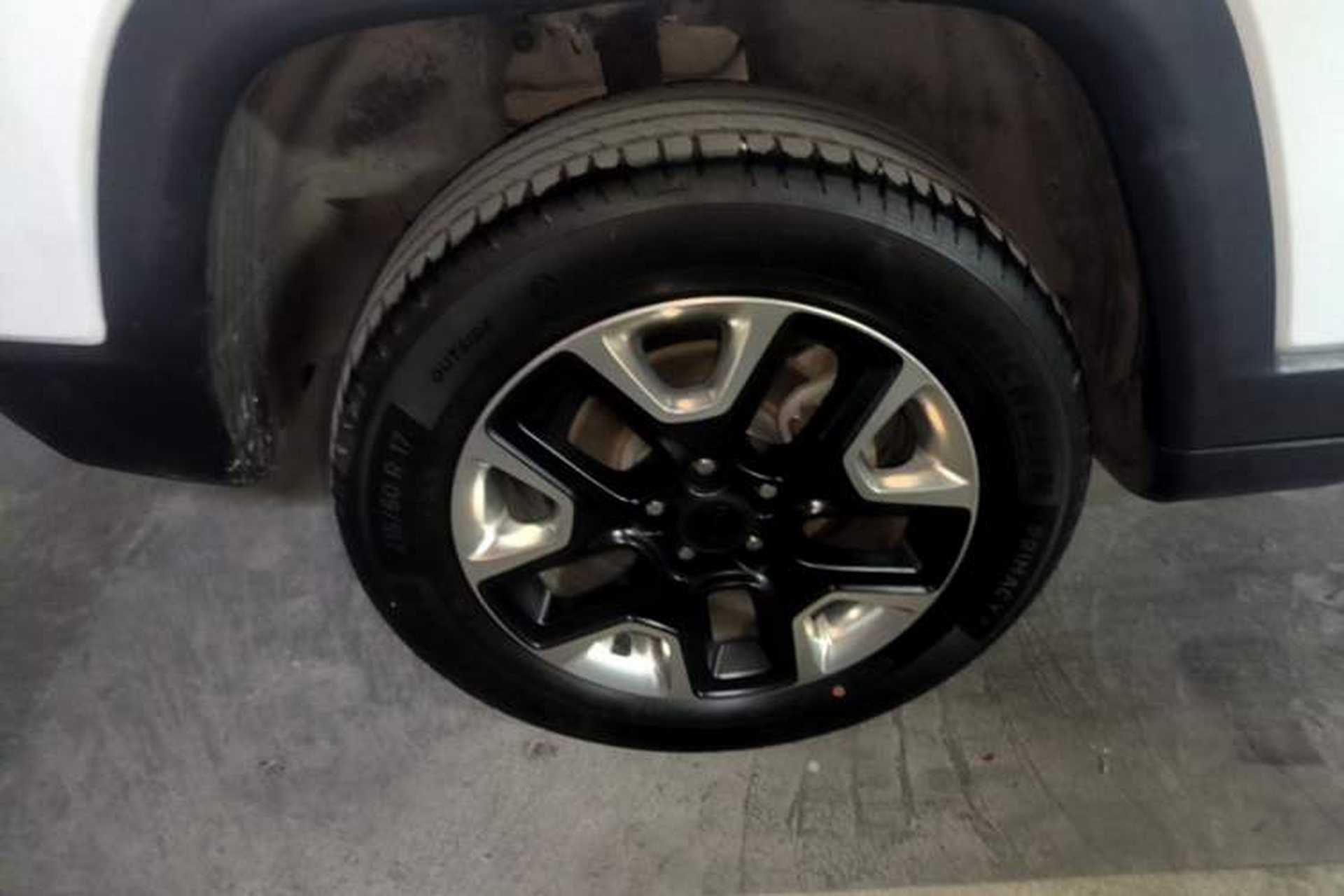 Used Jeep Compass 2017 200TS Automatic High-Performance All-Wheel Drive Edition Right Rear Wheel Hub