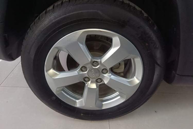 Used Jeep Compass 2017 200T Automatic Family Edition Right Rear Wheel Hub