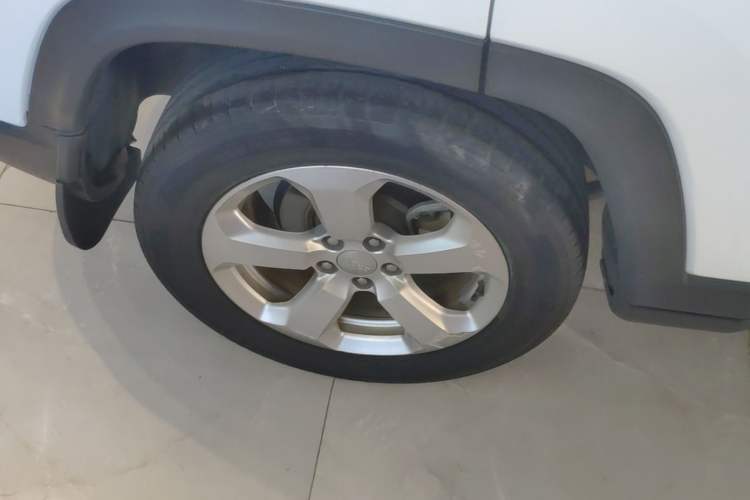 Used Jeep Compass 2017 200T Automatic Family Edition Right Rear Wheel Hub