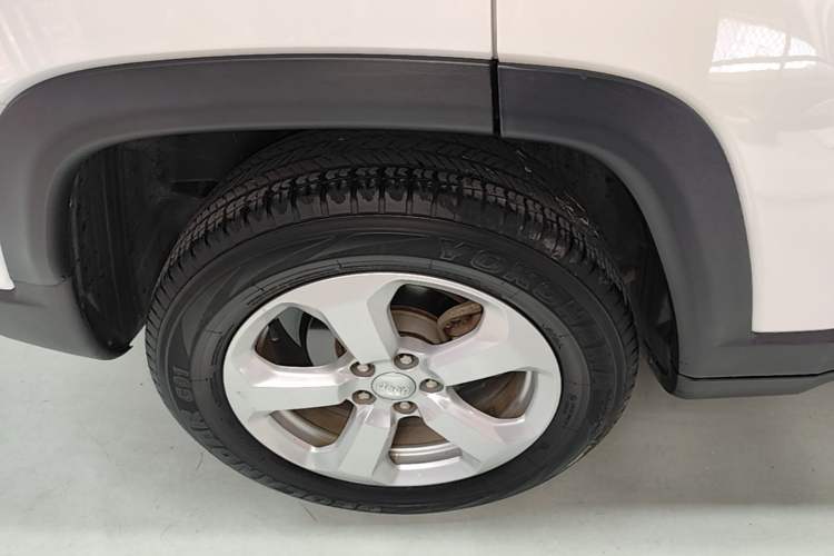 Used Jeep Compass 2017 200T Automatic Family Edition Right Rear Wheel Hub