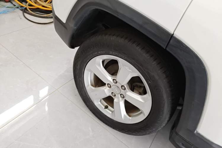 Used Jeep Compass 2017 200T Automatic Family Edition Right Rear Wheel Hub