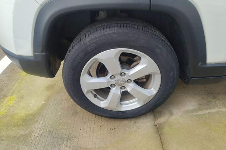 Used Jeep Compass 2017 200T Automatic Family Edition Right Rear Wheel Hub