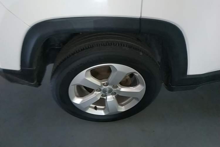 Used Jeep Compass 2017 200T Automatic Family Edition Right Rear Wheel Hub