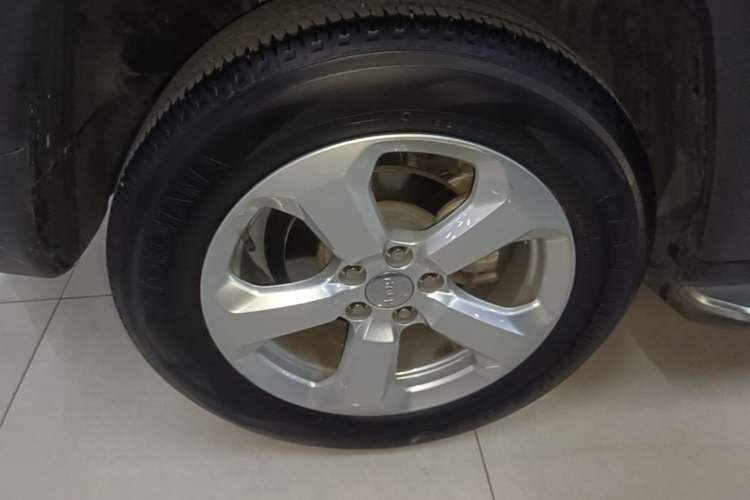Used Jeep Compass 2017 200T Automatic Family Edition Right Rear Wheel Hub