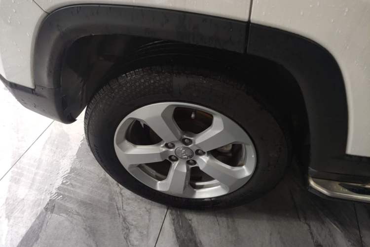 Used Jeep Compass 2017 200T Automatic Family Edition Right Rear Wheel Hub