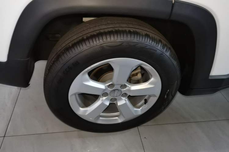 Used Jeep Compass 2017 200T Automatic Family Edition Right Rear Wheel Hub