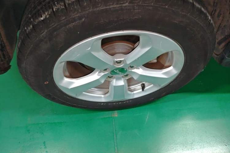 Used Jeep Compass 2017 200T Automatic Family Edition Right Rear Wheel Hub