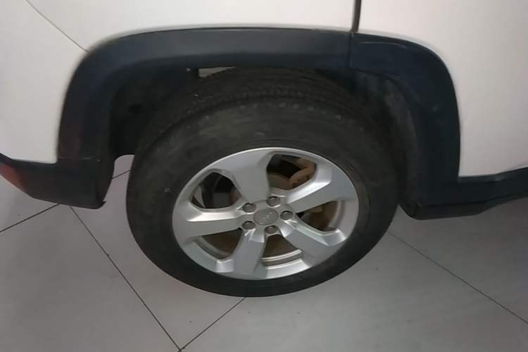 Used Jeep Compass 2017 200T Automatic Family Edition Right Rear Wheel Hub
