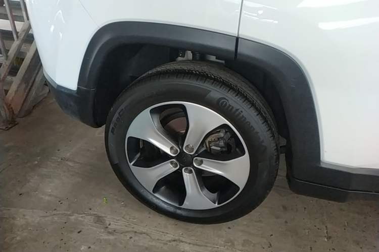 Used Jeep Compass 2017 200T Automatic Prestige Edition Right Rear Wheel Hub