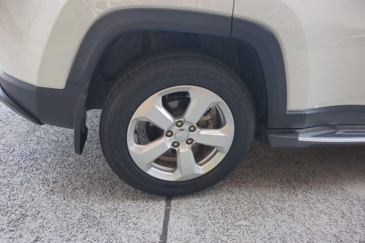 Used Jeep Compass 2017 200T Automatic Family Edition Right Rear Wheel Hub