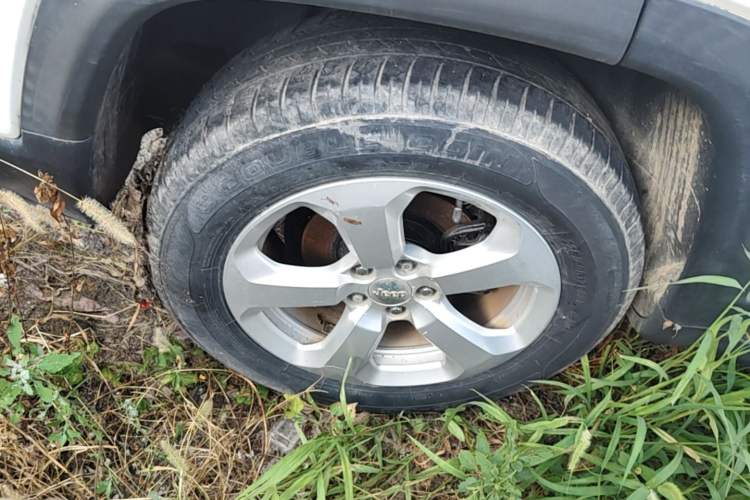 Used Jeep Compass 2017 200T Automatic Comfort Edition Right Rear Wheel Hub