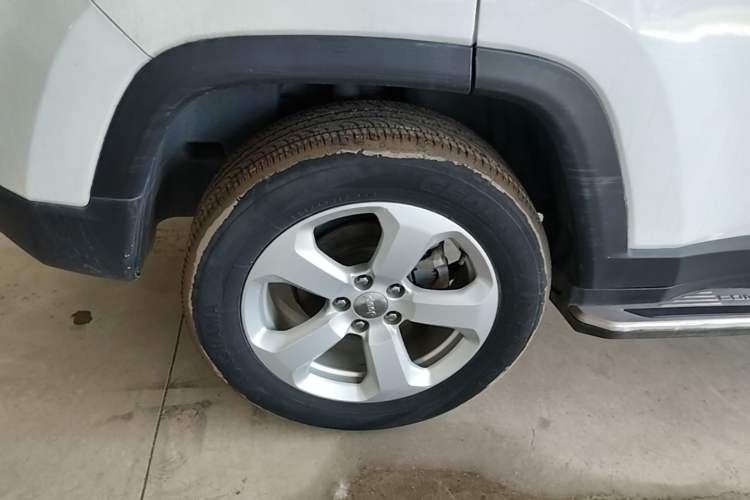 Used Jeep Compass 2017 200T Automatic Family Enjoyment Four-Wheel Drive Edition Right Rear Wheel Hub