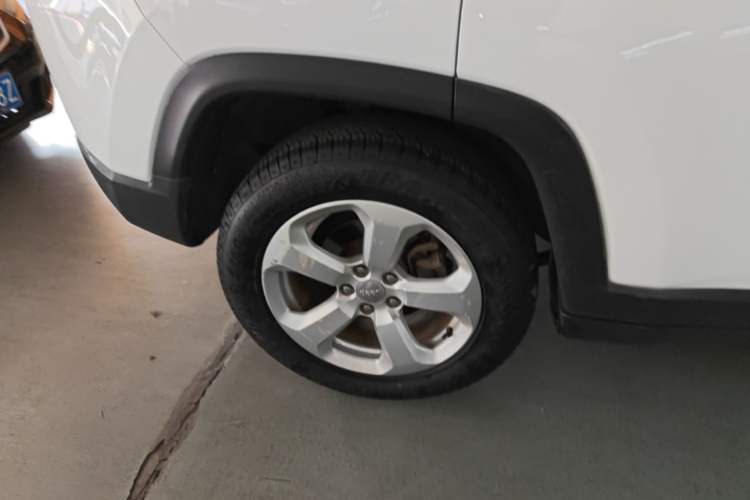 Used Jeep Compass 2017 200T Automatic Family Edition Right Rear Wheel Hub
