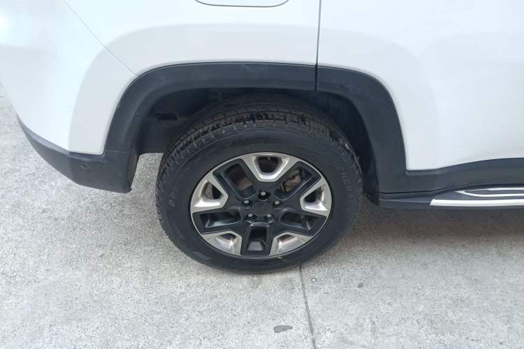 Used Jeep Compass 2017 200TS Automatic High-Performance All-Wheel Drive Edition Right Rear Wheel Hub