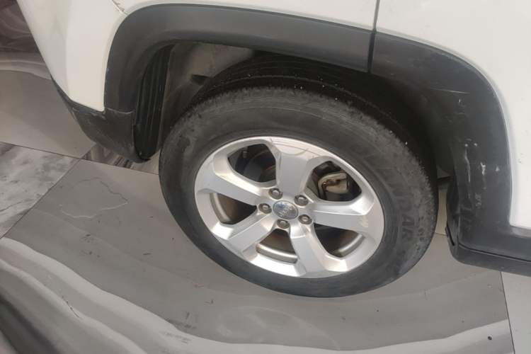 Used Jeep Compass 2017 200T Automatic Family Edition Right Rear Wheel Hub