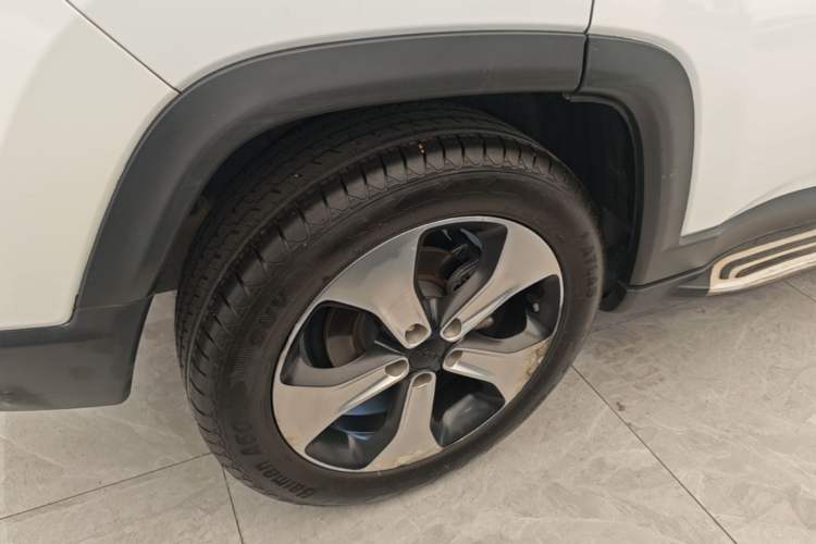Used Jeep Compass 2017 200T Automatic Prestige Edition Right Rear Wheel Hub