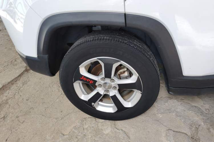 Used Jeep Compass 2017 200T Automatic Comfort Edition Right Rear Wheel Hub