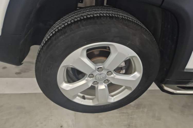Used Jeep Compass 2017 200T Automatic Family Edition Right Rear Wheel Hub