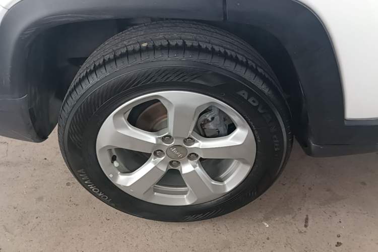 Used Jeep Compass 2017 200T Automatic Family Edition Right Rear Wheel Hub
