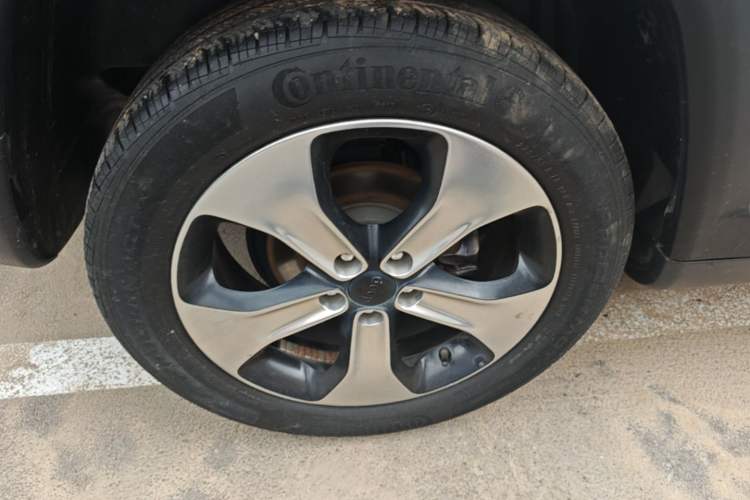 Used Jeep Compass 2017 200T Automatic Prestige Edition Right Rear Wheel Hub