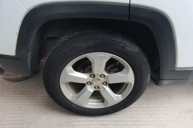 Used Jeep Compass 2017 200T Automatic Family Edition Right Rear Wheel Hub