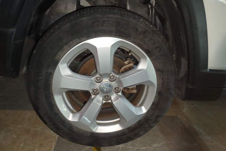 Used Jeep Compass 2017 200T Automatic Family Edition Right Rear Wheel Hub