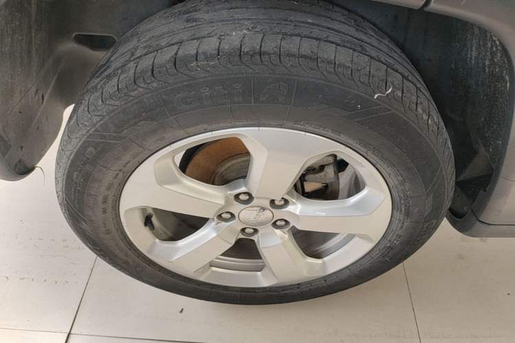 Used Jeep Compass 2017 200T Automatic Family Edition Right Rear Wheel Hub