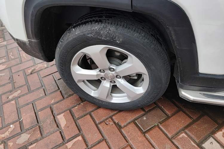 Used Jeep Compass 2017 200T Automatic Family Edition Right Rear Wheel Hub