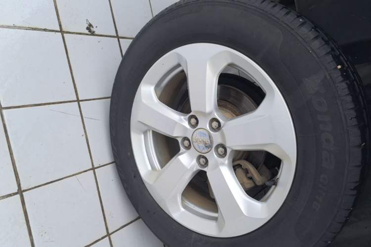 Used Jeep Compass 2017 200T Automatic Family Edition Right Rear Wheel Hub