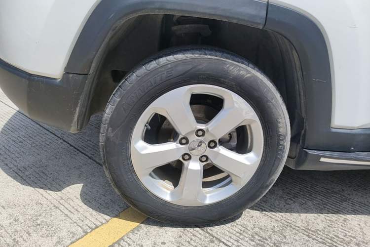 Used Jeep Compass 2017 200T Automatic Family Edition Right Rear Wheel Hub