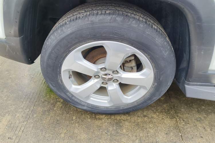 Used Jeep Compass 2017 200T Automatic Family Edition Right Rear Wheel Hub