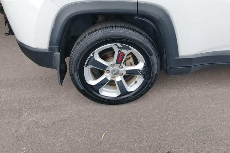 Used Jeep Compass 2017 200T Automatic Family Edition Right Rear Wheel Hub