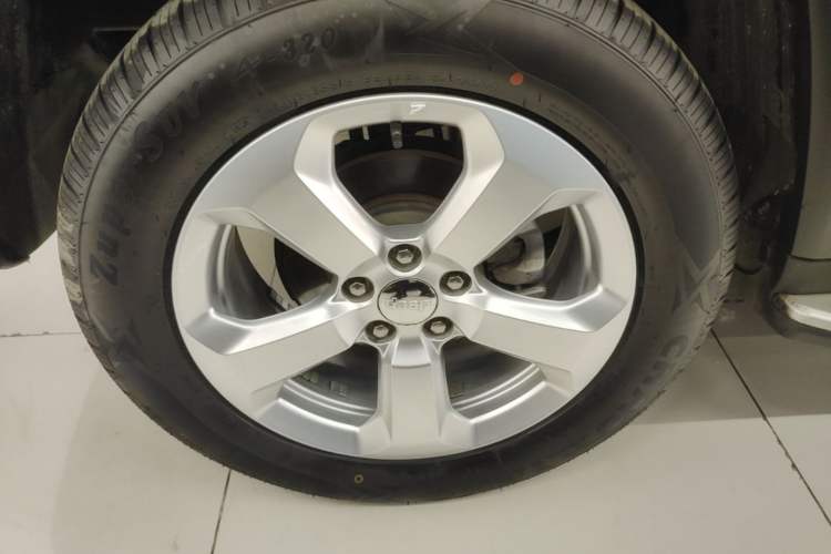 Used Jeep Compass 2017 200T Automatic Family Enjoyment Four-Wheel Drive Edition Right Rear Wheel Hub