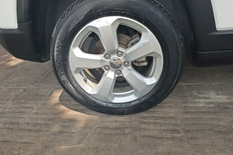 Used Jeep Compass 2017 200T Automatic Family Edition Right Rear Wheel Hub