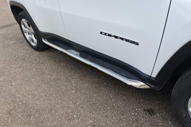 Used Jeep Compass 2017 200T Automatic Family Edition Right Side Sill