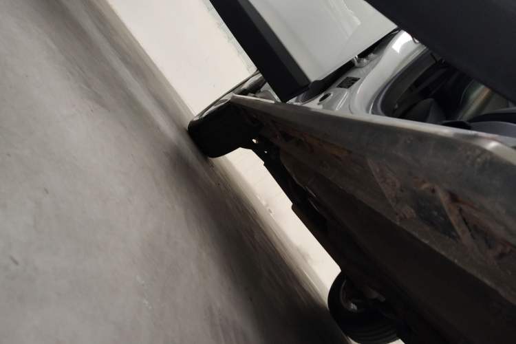 Used Jeep Compass 2017 200T Automatic Family Edition Right Side Sill
