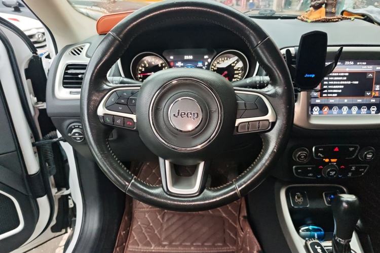 Used Jeep Compass 2017 200T Automatic Family Edition Steering Wheel