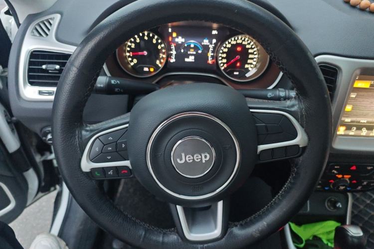 Used Jeep Compass 2017 200T Automatic Family Enjoyment Four-Wheel Drive Edition Steering Wheel