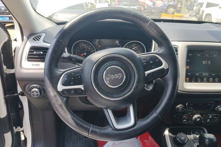 Used Jeep Compass 2017 200T Automatic Family Enjoyment Four-Wheel Drive Edition Steering Wheel