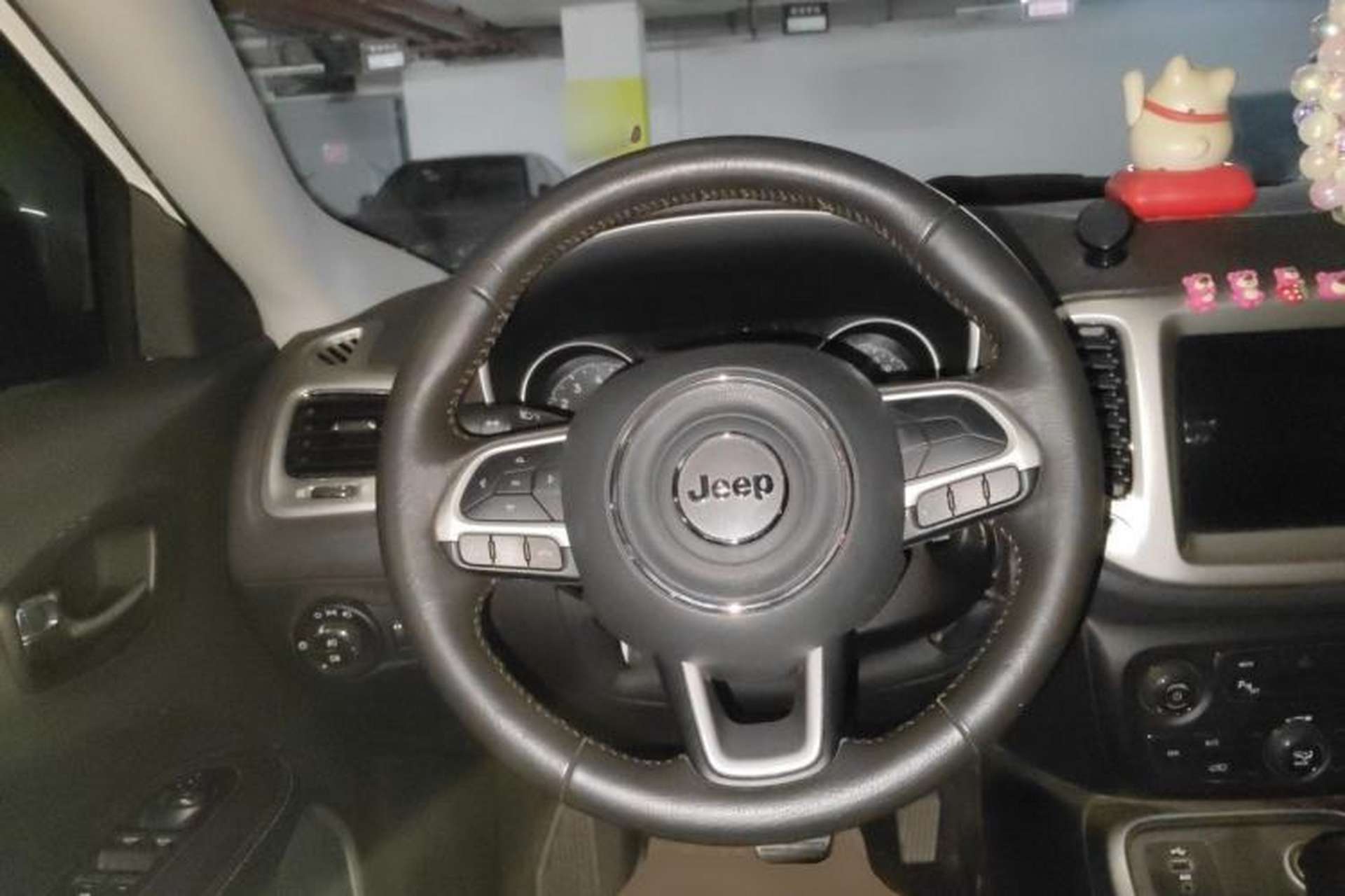 Used Jeep Compass 2017 200T Automatic Family Edition Steering Wheel