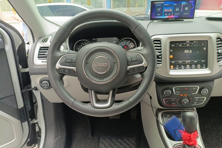 Used Jeep Compass 2017 200T Automatic Family Edition Steering Wheel