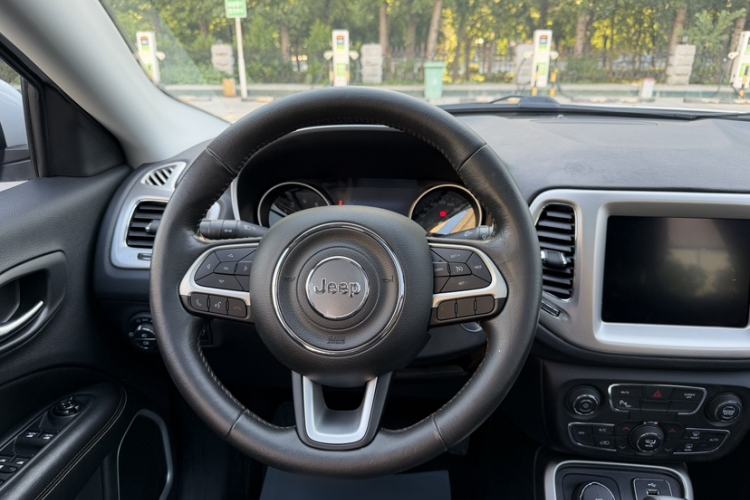Used Jeep Compass 2017 200T Automatic Family Enjoyment Four-Wheel Drive Edition Steering Wheel