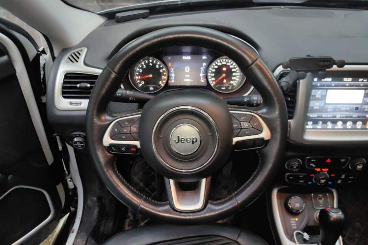 Used Jeep Compass 2017 200T Automatic Family Enjoyment Four-Wheel Drive Edition Steering Wheel
