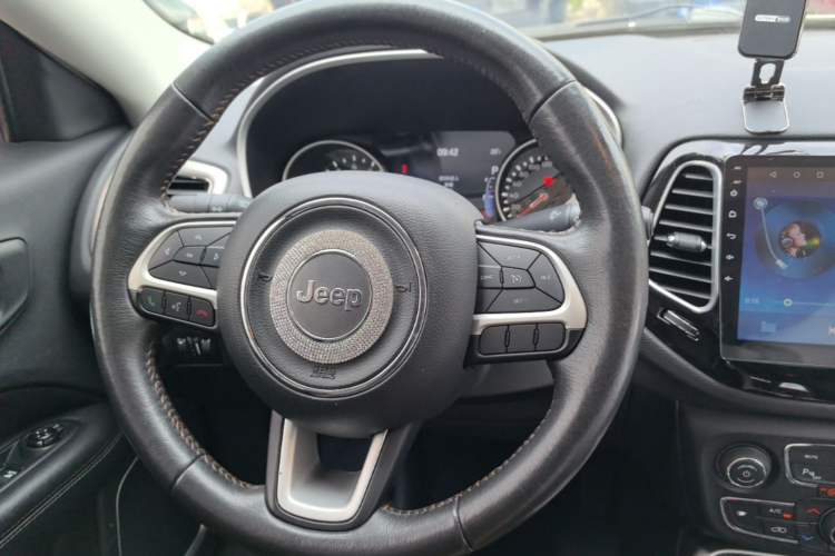 Used Jeep Compass 2017 200T Automatic Family Enjoyment Four-Wheel Drive Edition Steering Wheel