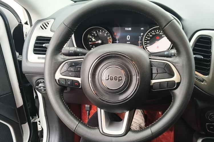 Used Jeep Compass 2017 200T Automatic Family Edition Steering Wheel