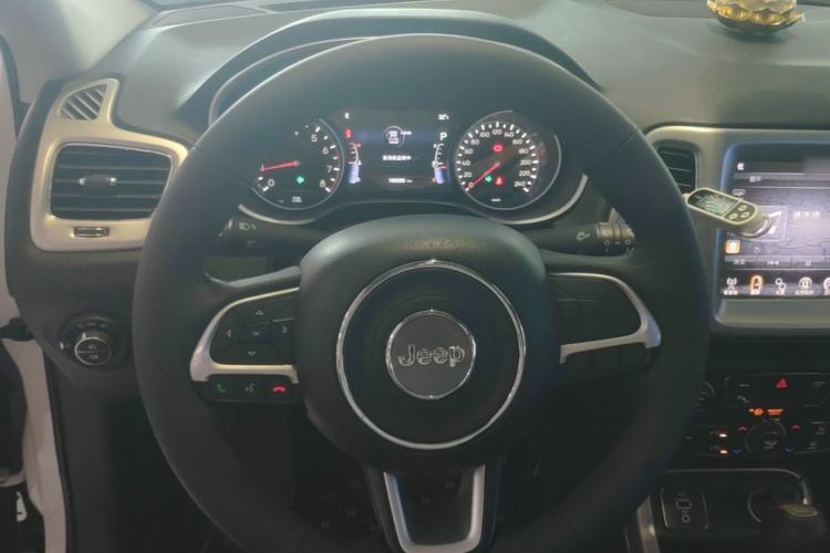 Used Jeep Compass 2017 200T Automatic Family Edition Steering Wheel