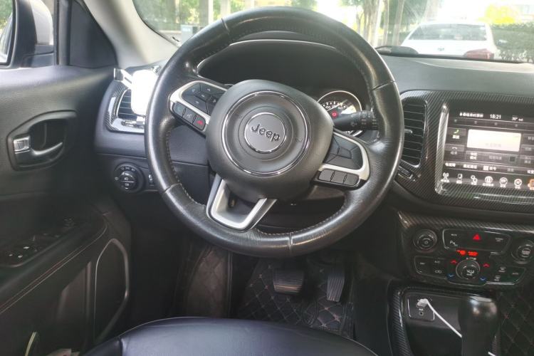 Used Jeep Compass 2017 200T Automatic Family Edition Steering Wheel