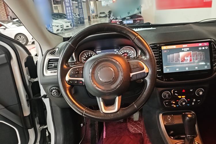 Used Jeep Compass 2017 200T Automatic Family Edition Steering Wheel