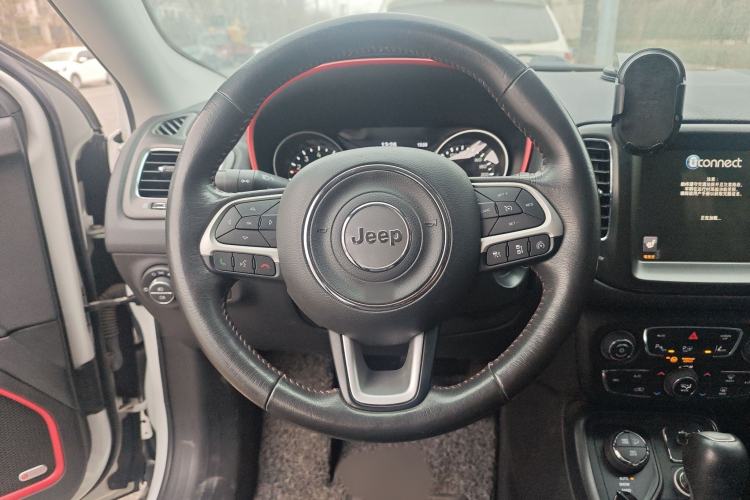 Used Jeep Compass 2017 200TS Automatic High-Performance All-Wheel Drive Edition Steering Wheel